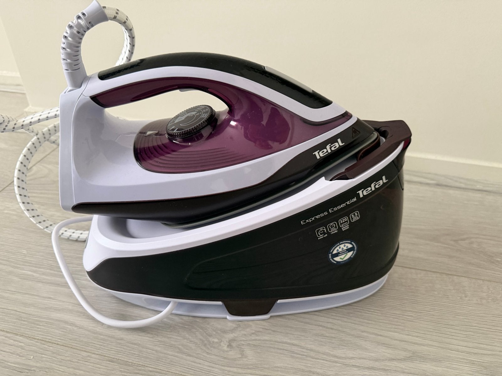 Tefal Express Essential Stoomstrijkijzer, Ophalen, Nieuw, Strijkijzer met snoer