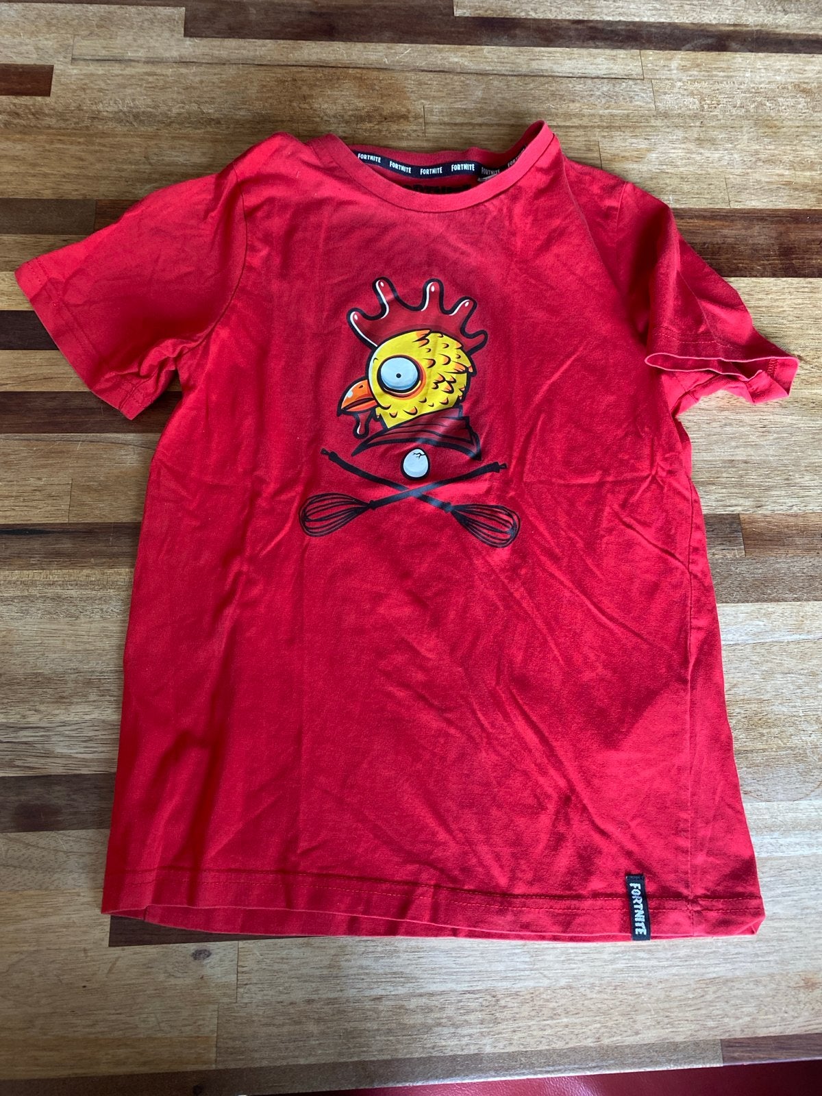 2x Fortnite T-shirts korte mouw - Rood (140-146) & Zwart (15, Ophalen of Verzenden, Gebruikt, Jongen, Shirt of Longsleeve
