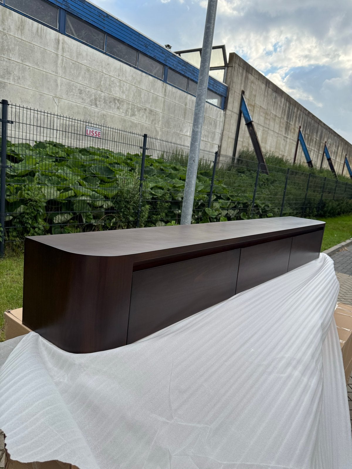 Japandi TV Meubel Donker Walnoot - Nieuw in Doos (240/180cm), Ophalen, Nieuw, 200 cm of meer, Minder dan 100 cm
