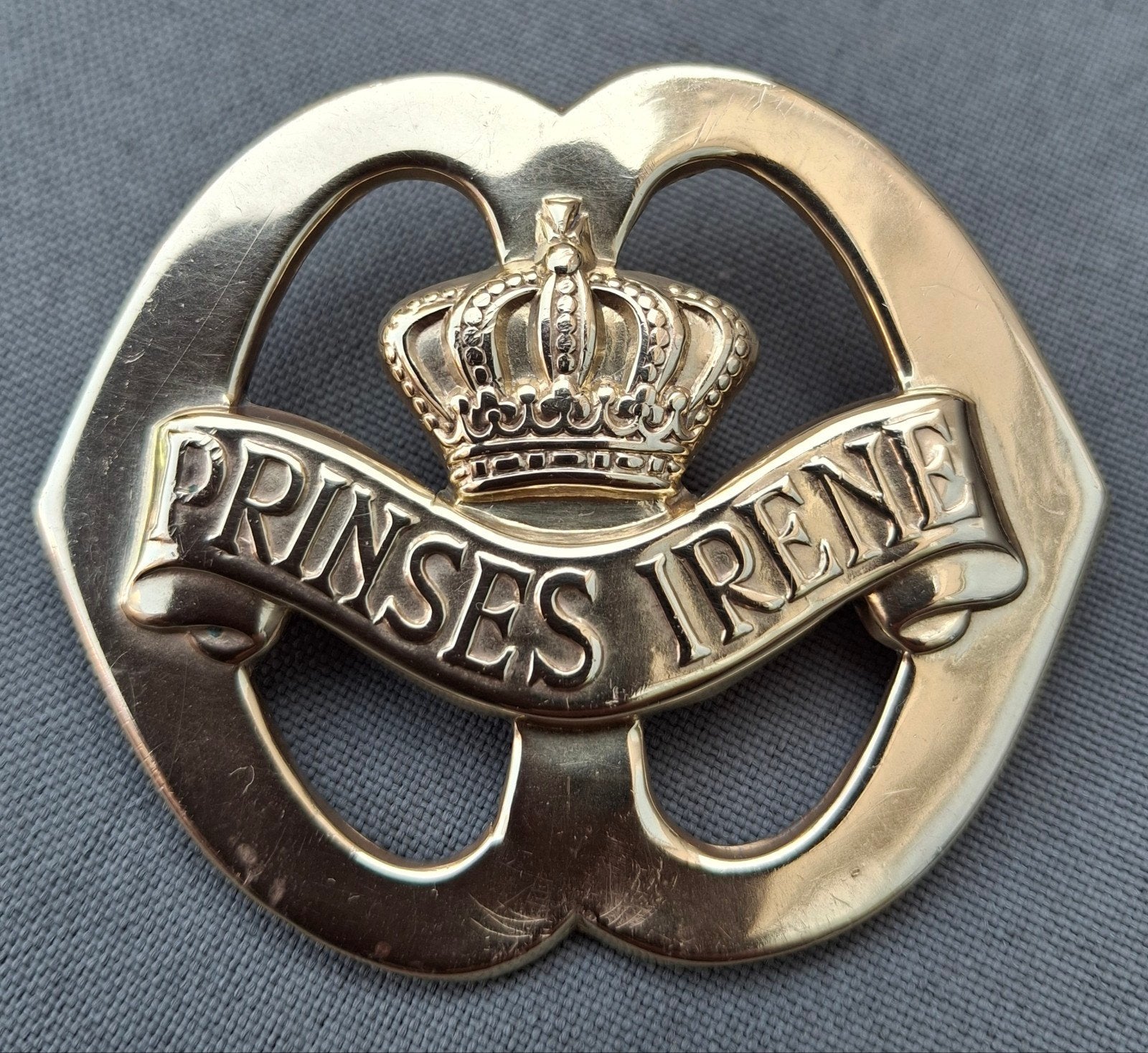 Militair baretembleem Prinses Irene, Ophalen of Verzenden, Landmacht, Nederland, Embleem of Badge
