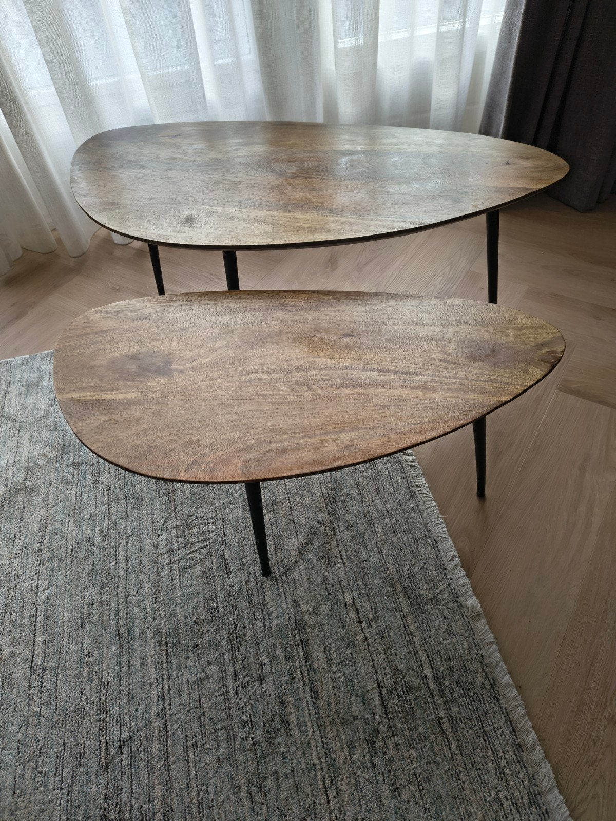 Salontafels set van 2, organische vorm, verstelbare pootjes, Minder dan 50 cm, 50 tot 100 cm, Zo goed als nieuw, Modern, Scandinavisch, Organisch