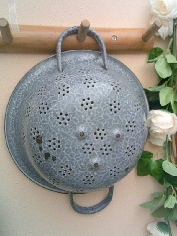 Vintage Grijs gewolkte vergiet decoratie grootmoeders email, Antiek en Kunst, Ophalen of Verzenden