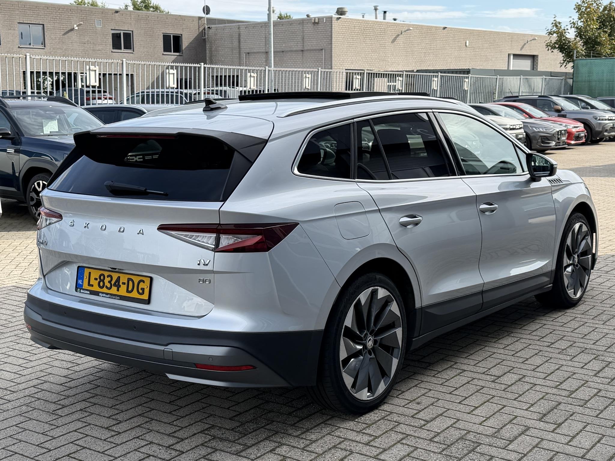 Skoda Enyaq iV 80 | 90% SoH | Panoramadak | Leder | Warmtepo, Auto's, Achterwielaandrijving, Gebruikt, 204 pk, SUV of Terreinwagen