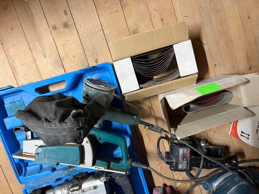 Elektrisch gereedschap set: schaaf, boorhamer, schuurmachine, Ophalen, Zo goed als nieuw, 1200 watt of meer, Bandschuurmachine