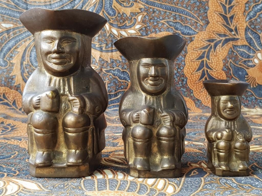 Mooie zware oude set koperen Toby jugs uit Engeland., Ophalen of Verzenden, Koper