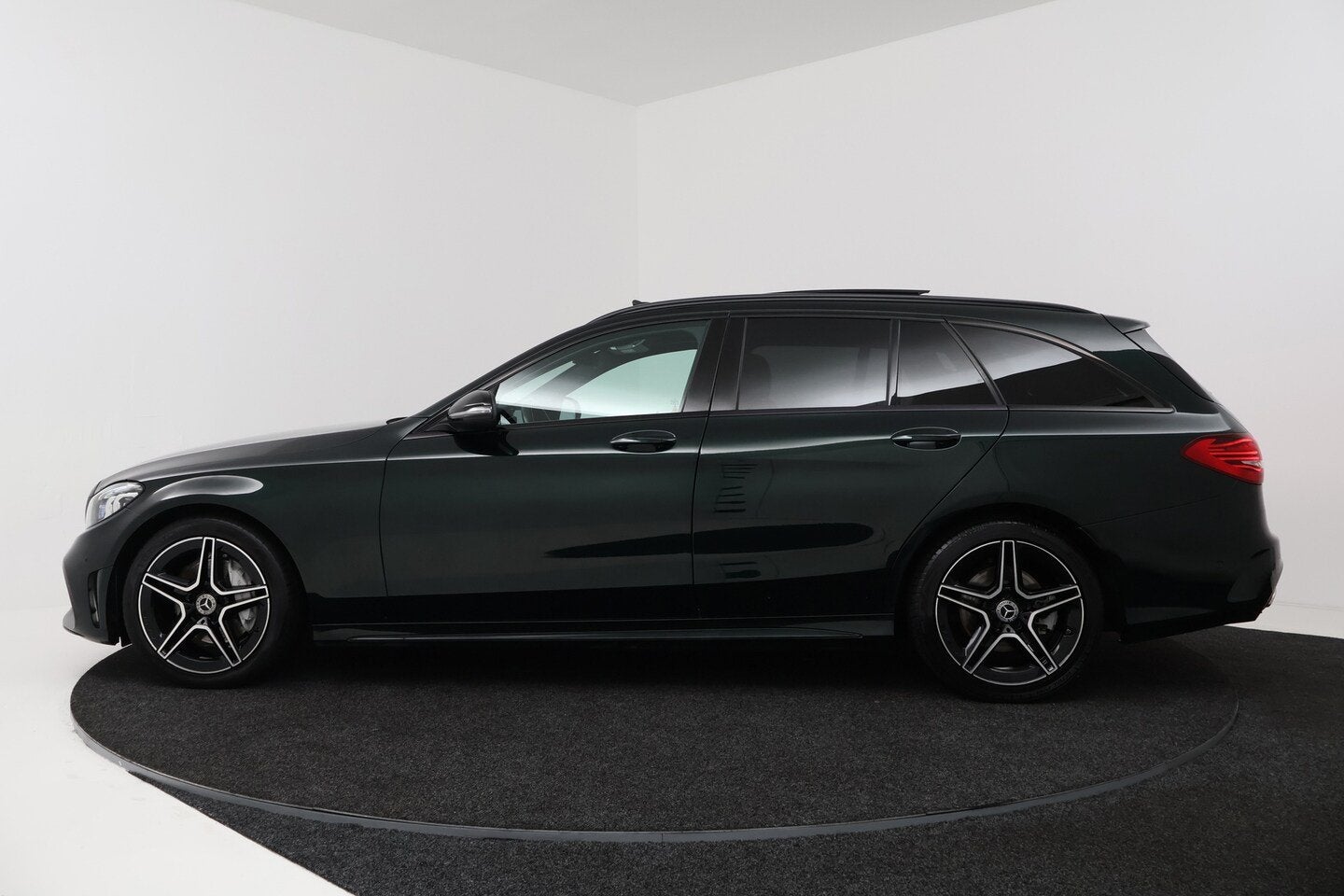 Mercedes-Benz C-Klasse Estate 180 Solution AMG (PANORAMADAK,, Automaat, Euro 6, 84 €/maand, 750 kg