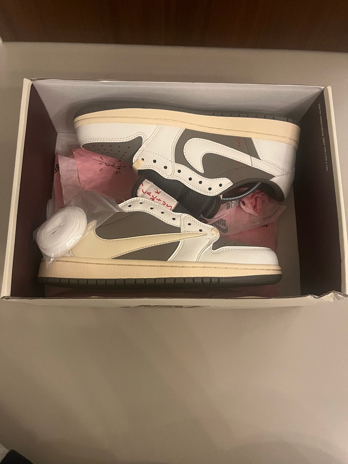 Nike Air Jordan 1 Low x Travis Scott Reverse Mocha, Kleding | Heren, Schoenen, Bruin, Nieuw, Ophalen of Verzenden, Sneakers of Gympen