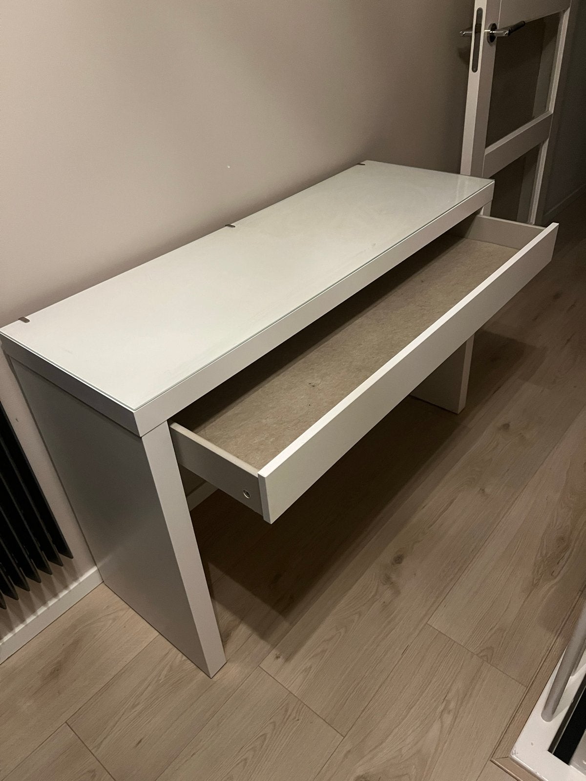 IKEA Malm kaptafel/bureau met lade en glasplaat, Huis en Inrichting, Ophalen, Overige typen, Gebruikt, Met lades