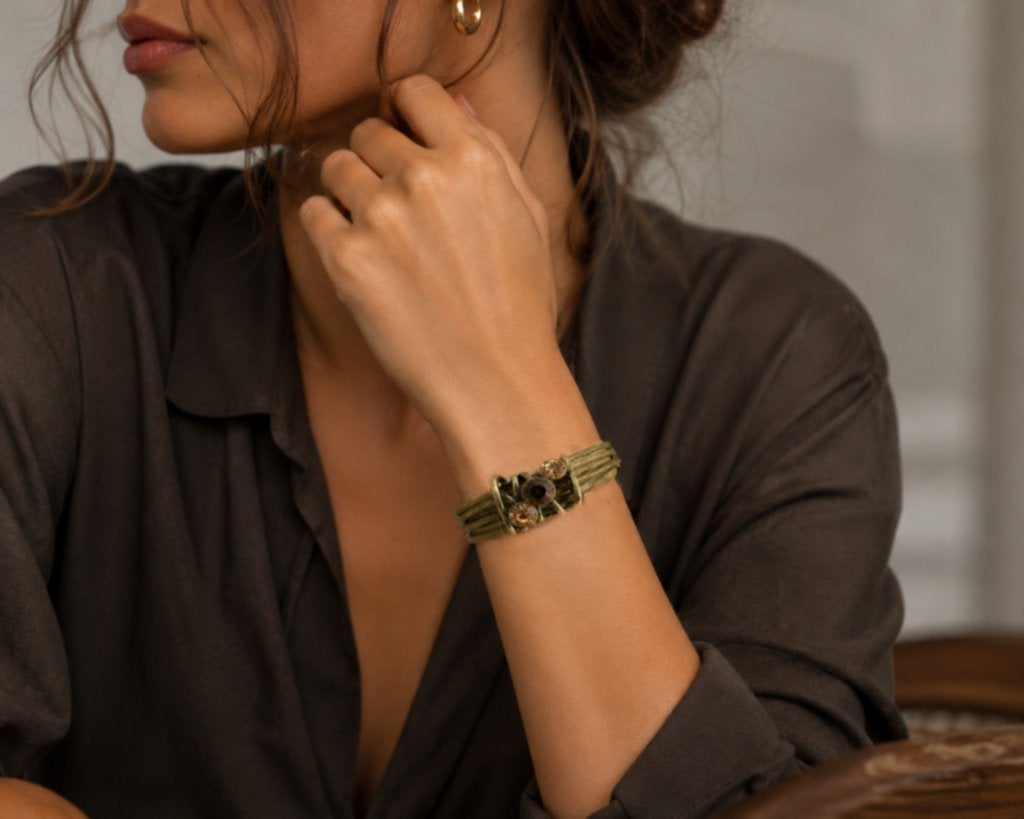 Bohemian armband met Swarovski kristallen – Nieuw, Sieraden, Tassen en Uiterlijk, Nieuw, Leer, Ophalen of Verzenden, Groen