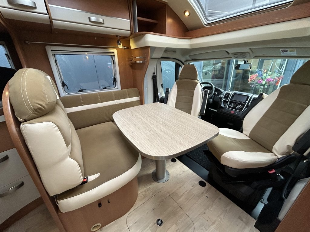 Pilote Reference 730 met levelsysteem, Fiat, Bedrijf, Half-integraal, 7 tot 8 meter