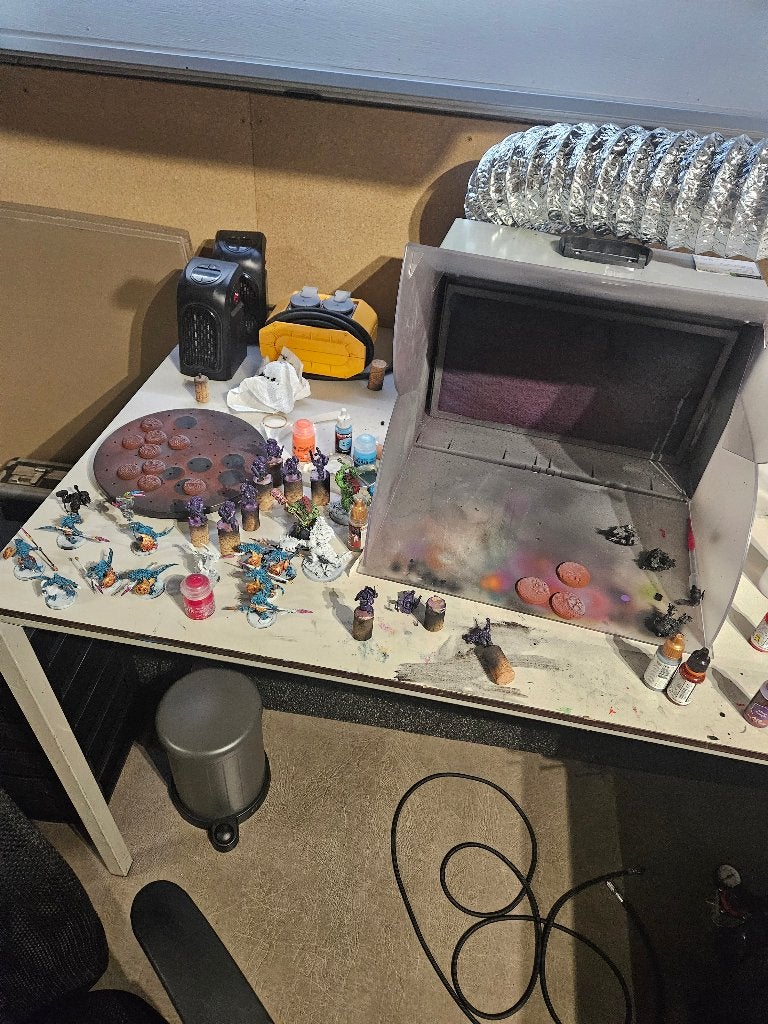 Warhammer figuren + afzuigkast en verf, Hobby en Vrije tijd, Ophalen, Zo goed als nieuw, 1:50 of kleiner, Figuur of Figuren