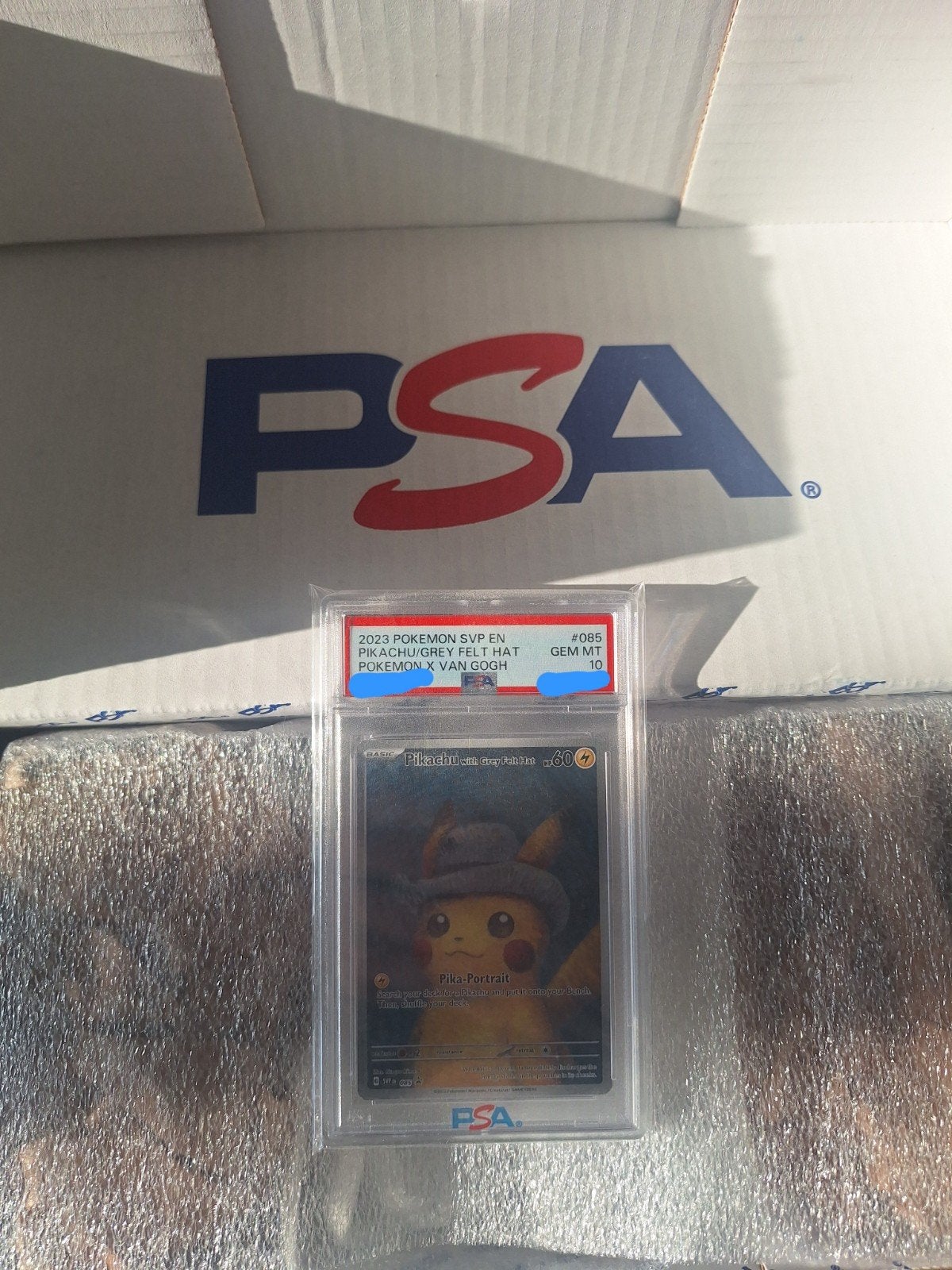 Pokemon Pikachu with Grey Felt Hat Van Gogh Promo 085 PSA 10, Hobby en Vrije tijd, Verzamelkaartspellen | Pokémon, Ophalen, Nieuw