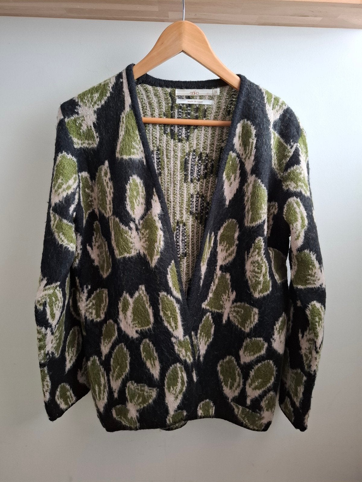Adiko Cardigan, vest Maat S - Zwart, Groen, Beige Bladprint, Zwart, Ophalen of Verzenden, Zo goed als nieuw, Adiko
