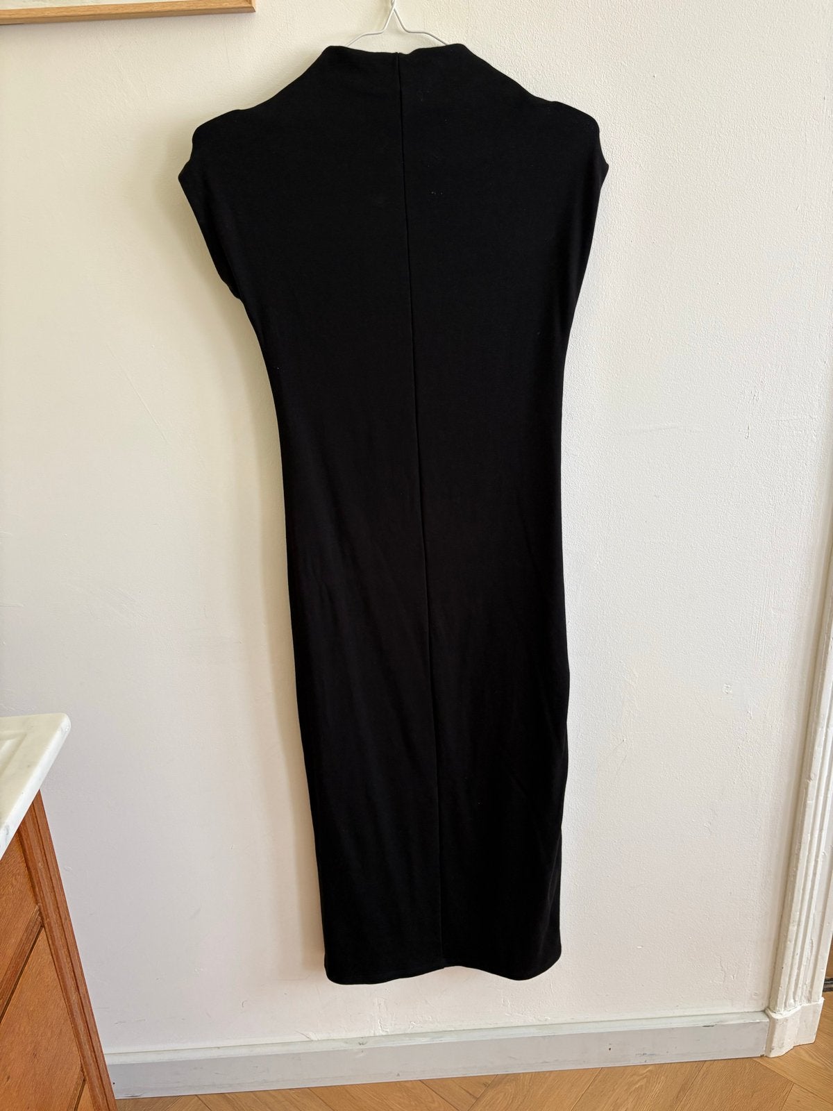 Zwarte nauwsluitende zomerjurk Pull & Bear - Maat M, Kleding | Dames, Jurken, Maat 38/40 (M), Zwart, Nieuw, Ophalen of Verzenden