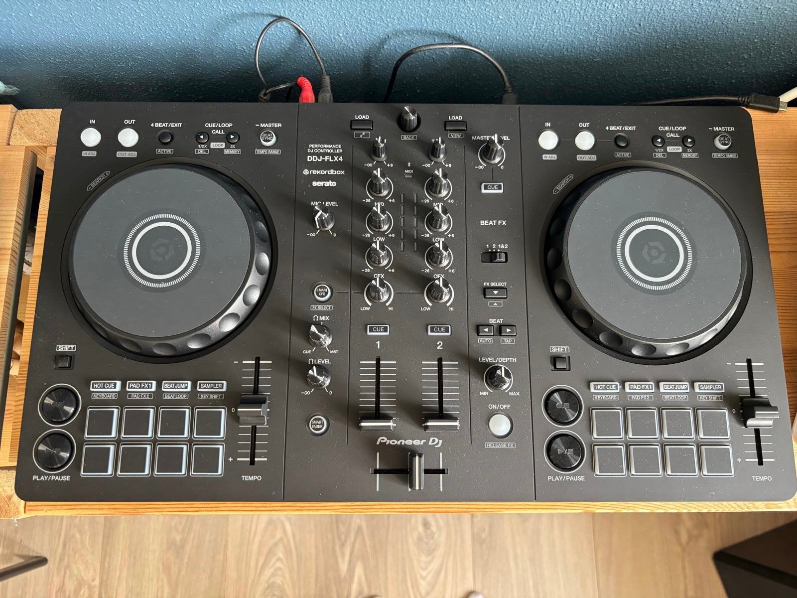 DDJ -FLX4 Pioneer DJ set, incl. stofkap, Muziek en Instrumenten, Dj-sets en Draaitafels, Ophalen of Verzenden, Zo goed als nieuw