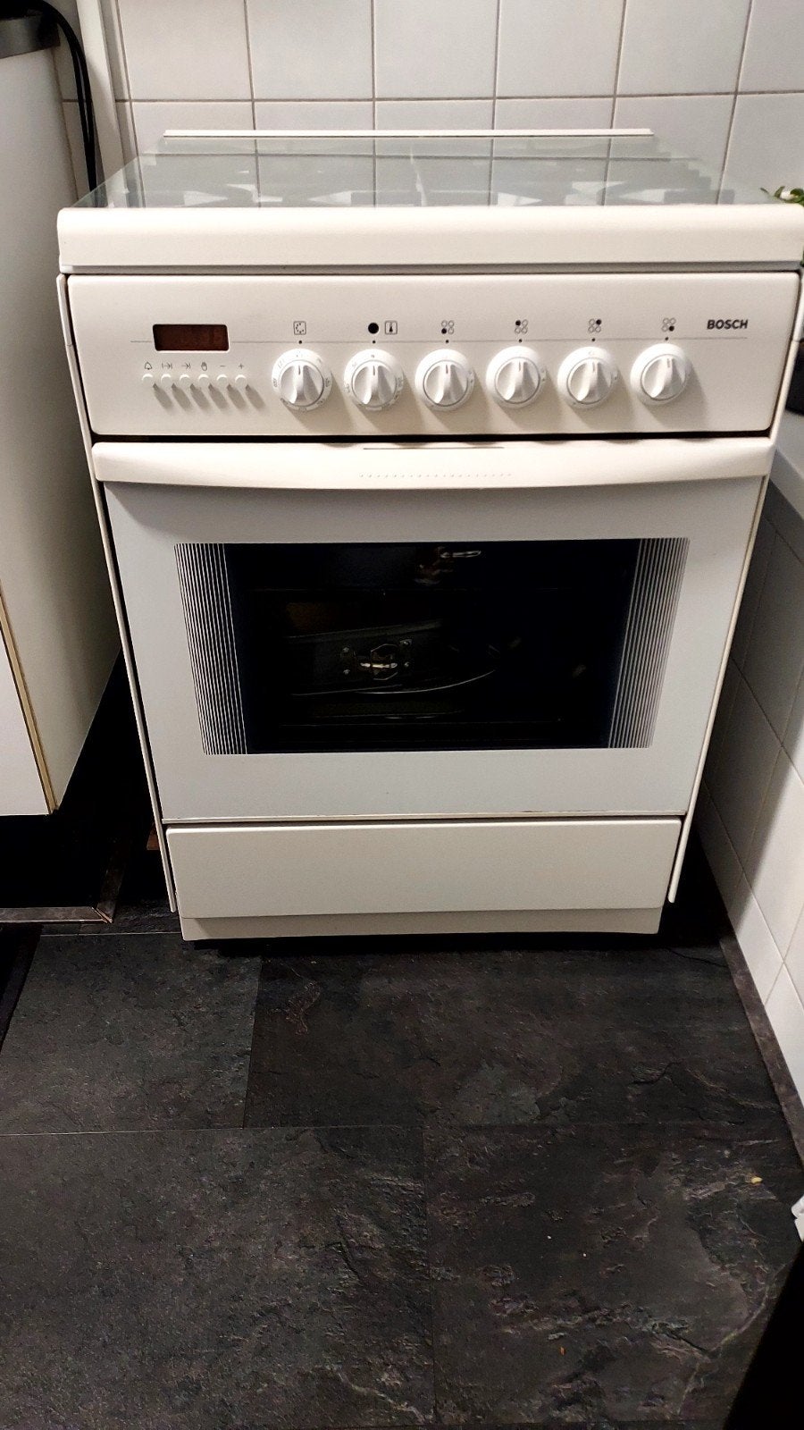 Bosch elektrisch fornuis met 4 gaspitten en oven, Ophalen, Gebruikt, 60 cm of meer, 4 kookzones
