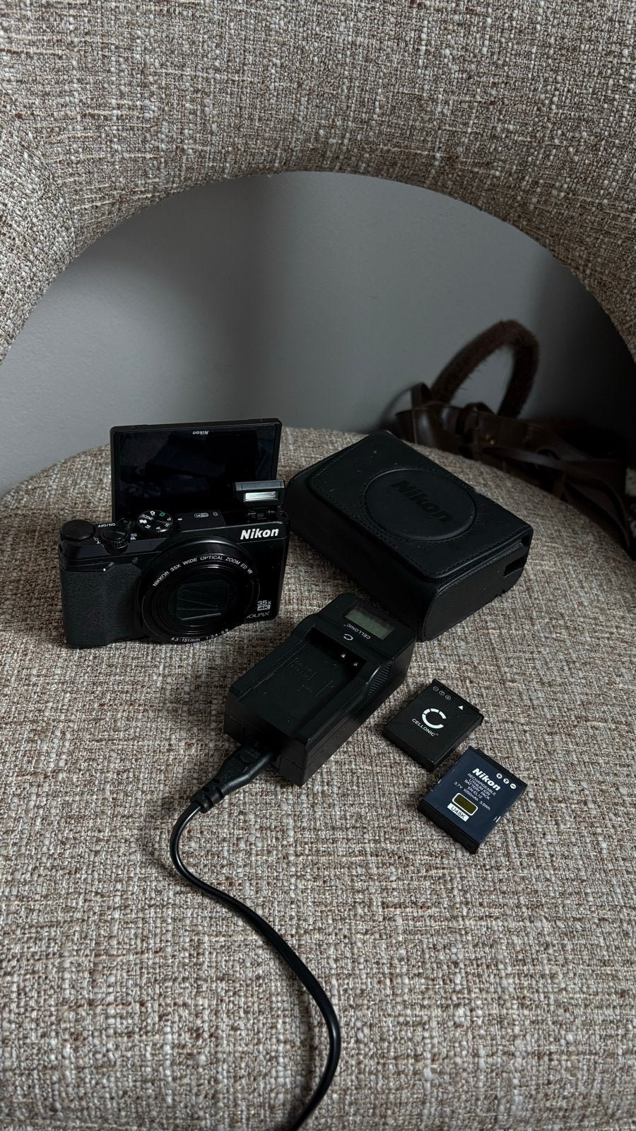 Nikon Coolpix A900 Digitale Camera met extra’s, Gebruikt, Compactcamera, Accu, Nikon