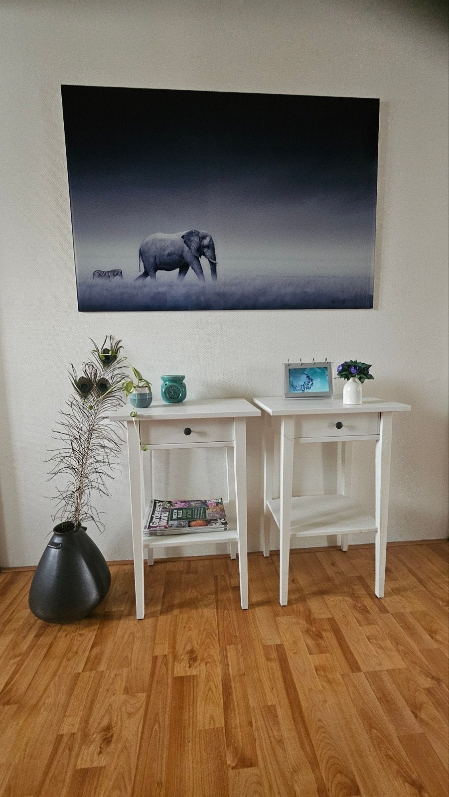 Ikea Hemnes: twee witte nachtkastjes met lade e, Ophalen, Minder dan 55 cm, Zo goed als nieuw, 60 cm of meer