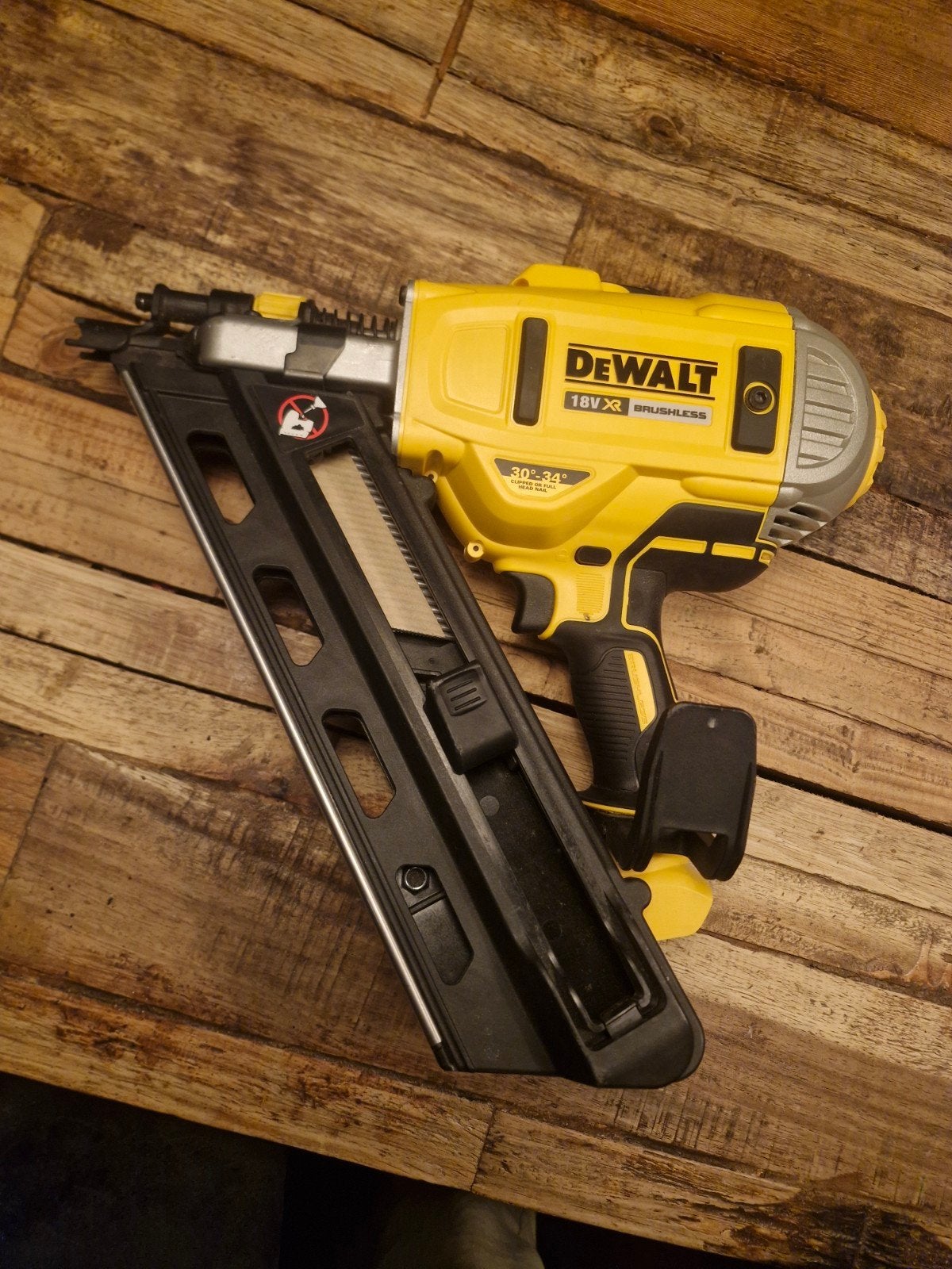 DeWalt DCN692 Spijkermachine - Zo goed als nieuw, met koffer, Ophalen of Verzenden, Zo goed als nieuw, Overige typen, DeWalt