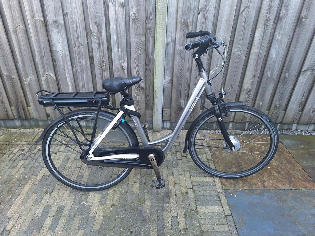 Stella Livorno Zilver/Wit, Fietsen en Brommers, Elektrische fietsen, Gebruikt, 51 tot 55 cm, 30 tot 50 km per accu, Ophalen