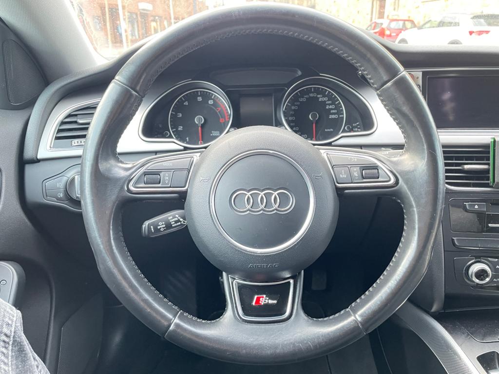Audi S Line sportsuur, Ophalen, Audi