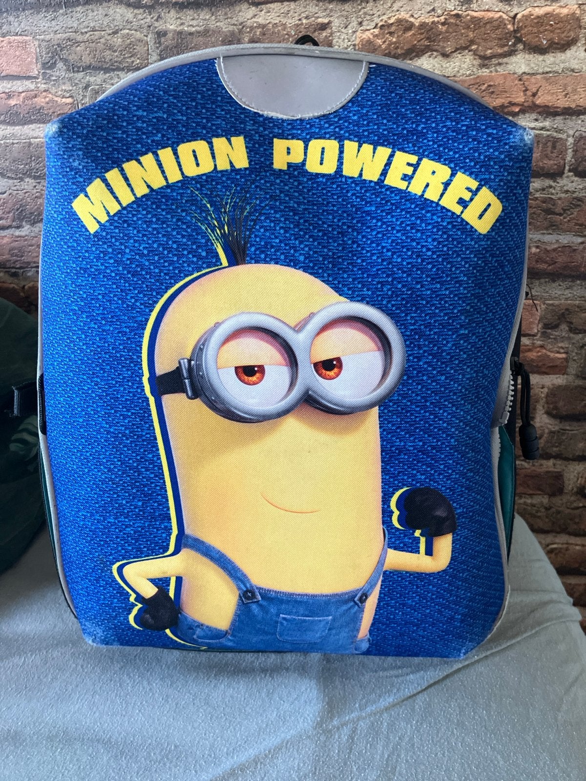 Minion Powered Rugzak - Ideaal voor school of uitjes, Sieraden, Tassen en Uiterlijk, Tassen | Rugtassen, Gebruikt, Disney of Dora