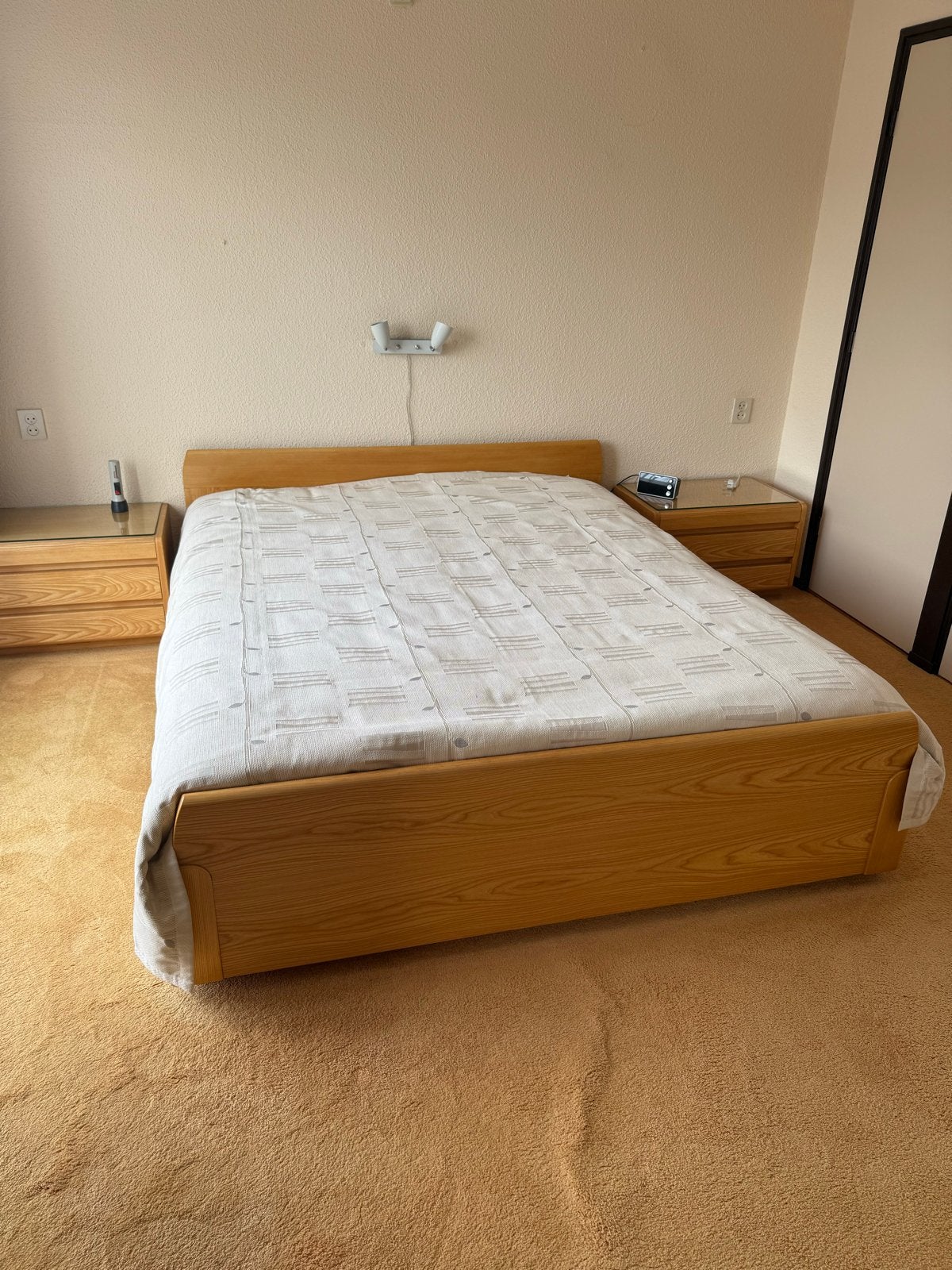 Moser tweepersoonsbed met 2 nachtkastjes, Ophalen, Gebruikt, 210 cm, Tweepersoons