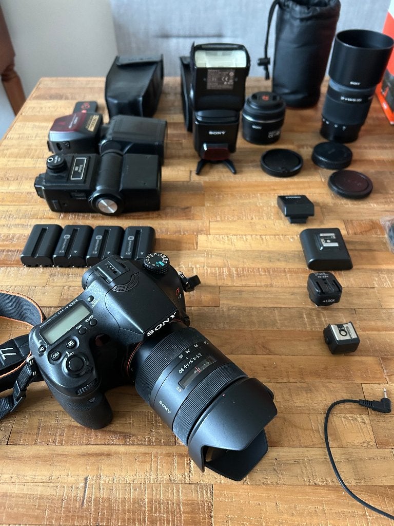 Sony A300, 16-80, 50, 55-200, 18-70 + accessoires (+ A77), Spiegelreflex, Ophalen of Verzenden, Lensdop, Sony
