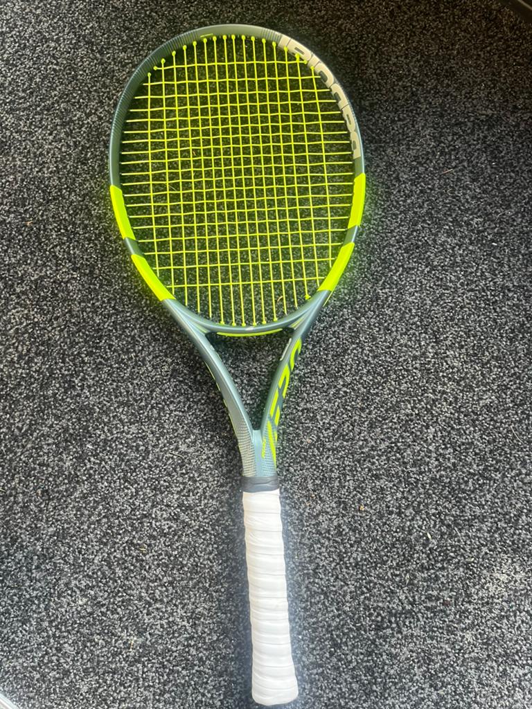 Nieuwe babolat pure aero 2026 te koop 300 gram, Sport en Fitness, Tennis, Ophalen of Verzenden, Zo goed als nieuw, Racket, Babolat