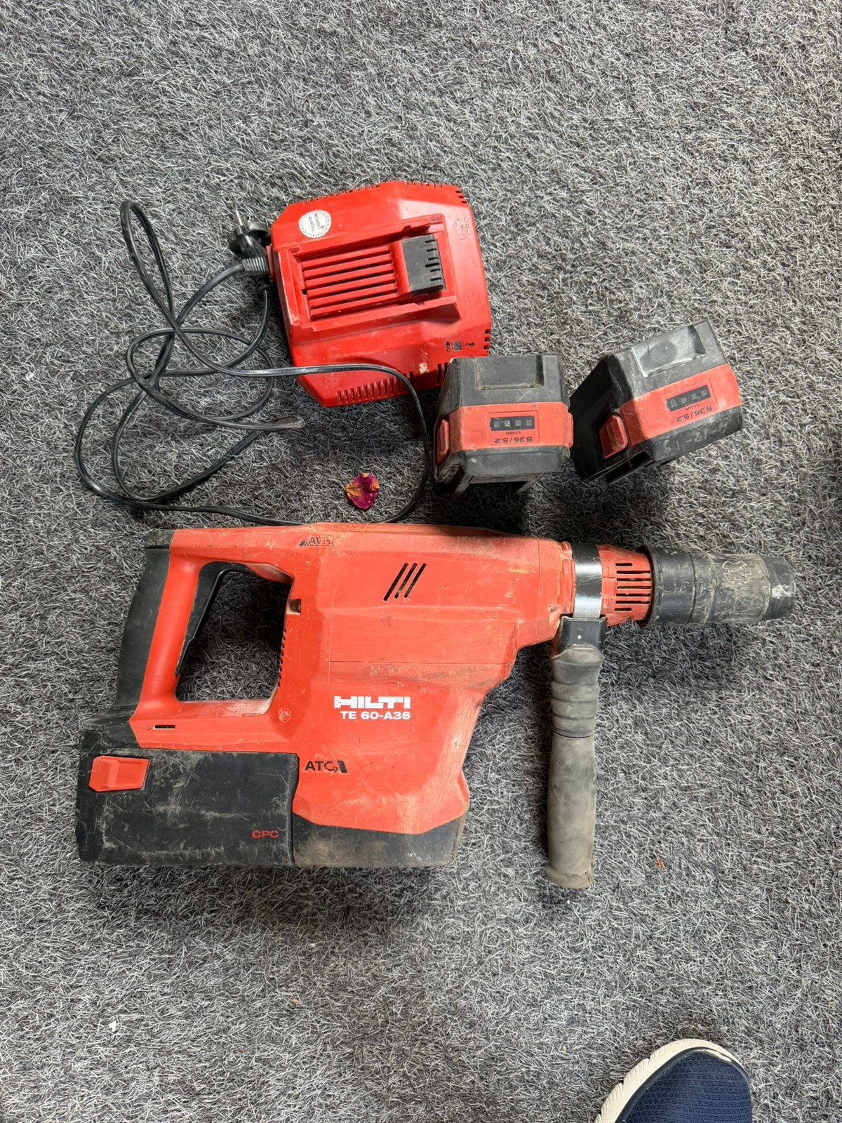 Hilti accu boorhak machine sdsmax, Ophalen, Zo goed als nieuw