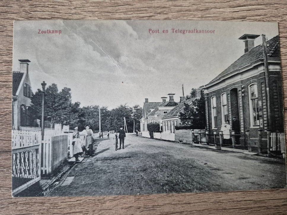Zoutkamp Post en Telegraafkantoor  mooi Gelopen Ansichtkaart, Ophalen of Verzenden