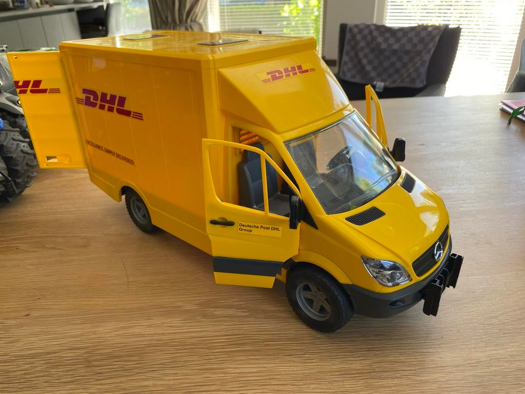 Bruder Mercedes-Benz Sprinter DHL Bestelwagen, Ophalen of Verzenden, Gebruikt