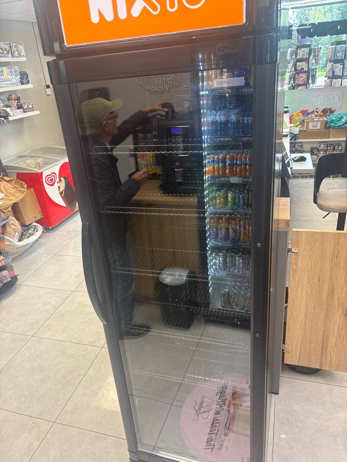 Koelkast met glazen deur - Perfect voor horeca, Witgoed en Apparatuur, 200 liter of meer, 60 cm of meer, Zonder vriesvak, Gebruikt