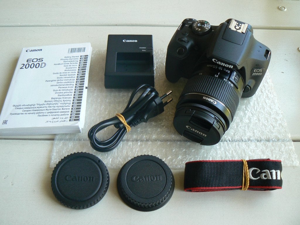 Canon 2000D (verkocht). Ook oa 75-300mm en 50mm 1.4, Canon, Spiegelreflex, Canon, Ophalen of Verzenden