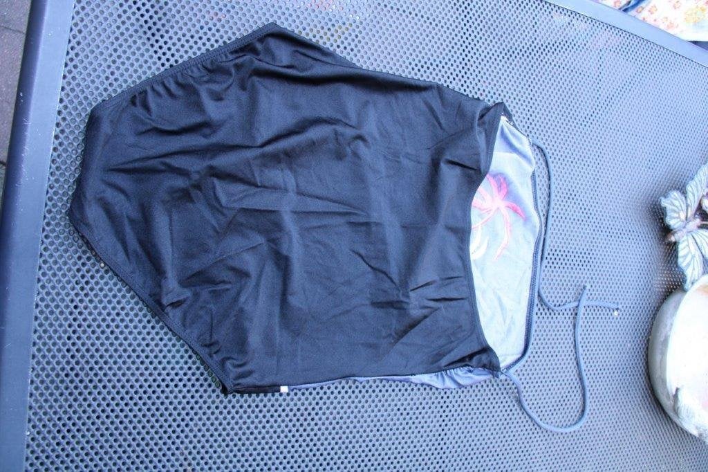 Badpak zwart/ grijs/ rood mt 44 Vaste prijs, Kleding | Dames, Badmode en Zwemkleding, Ophalen of Verzenden, Zo goed als nieuw