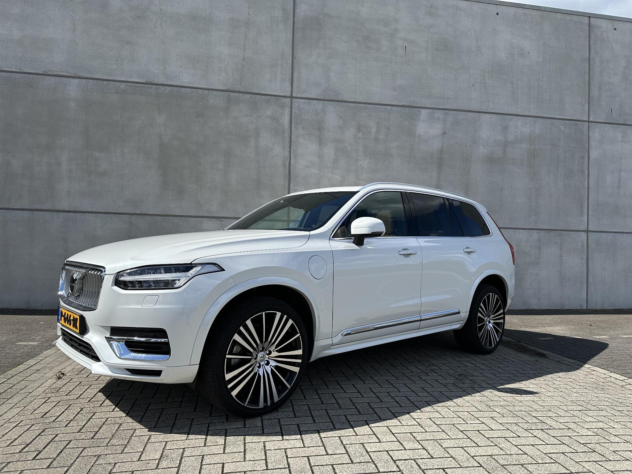 Volvo XC90 2.0 T8 Recharge AWD Inscription Exclusive 1e eige, Auto's, Dealer onderhouden, Gebruikt, Euro 6, 4 cilinders