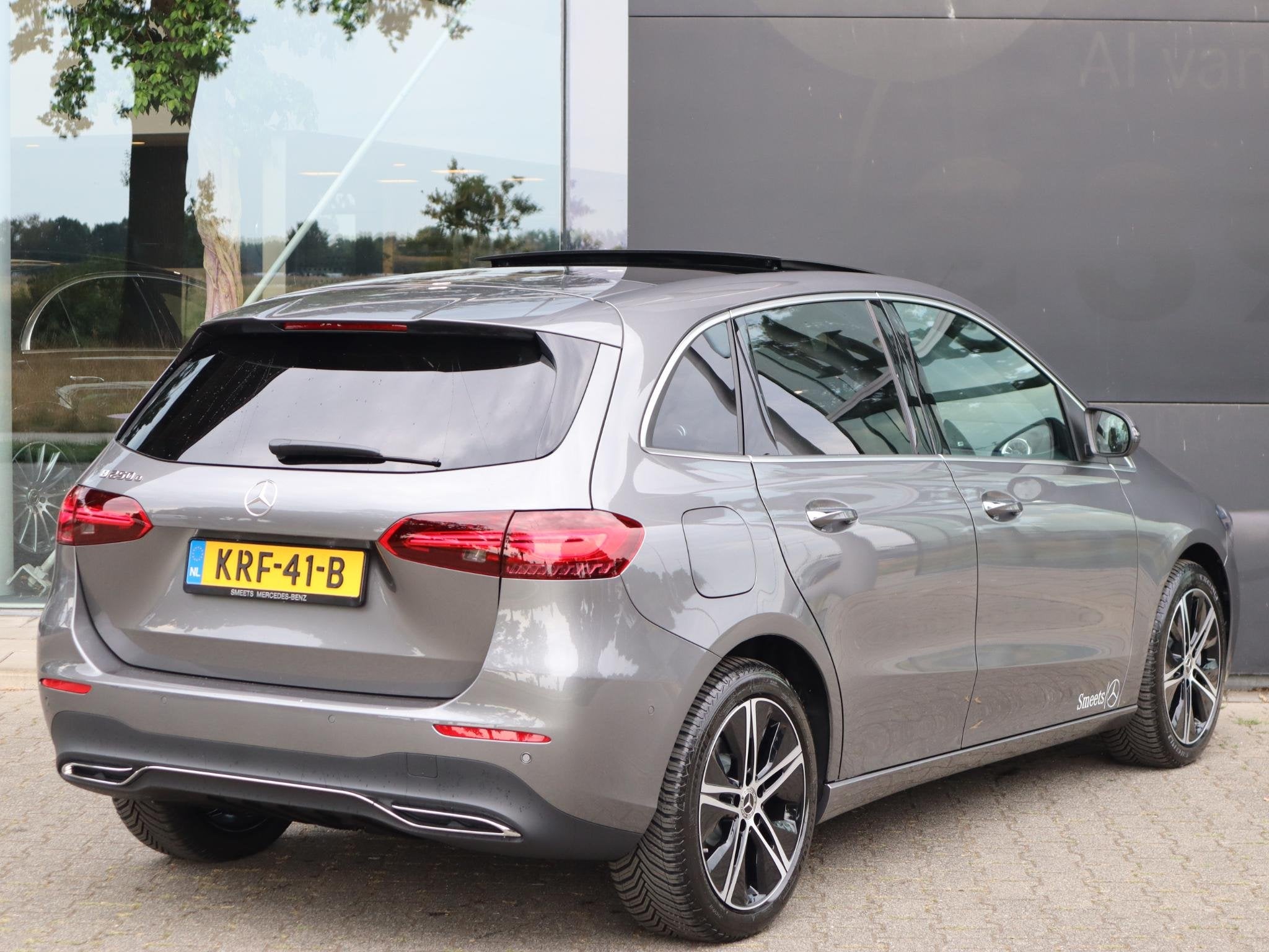 Mercedes-Benz B-klasse 250 e Business Solution Luxury Line, Auto's, Dealer onderhouden, 4 cilinders, 16 kWh, 1655 kg