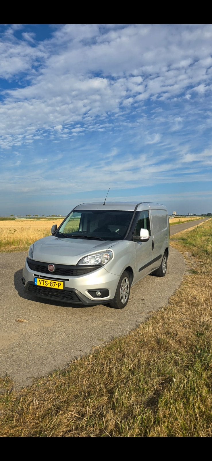 Fiat Doblo Cargo 1.3 MJ 16V 90pk 2016 Grijs, Auto's, Voorwielaandrijving, Euro 5, 4 cilinders, Overige bekleding