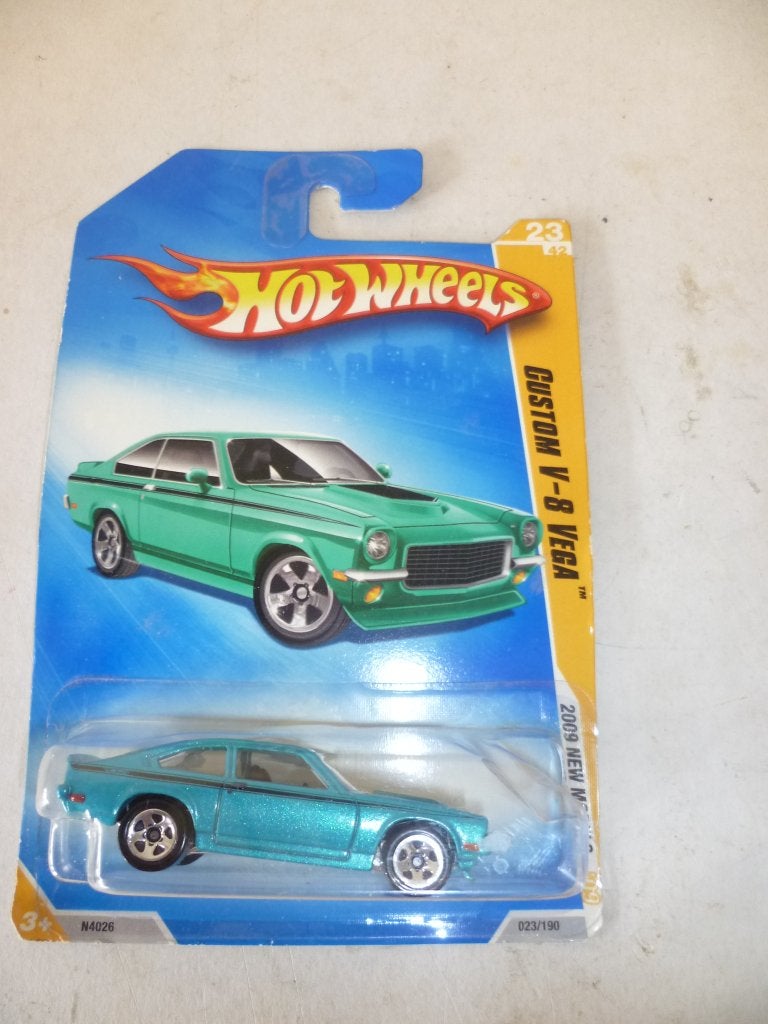 Hot Wheels 2008 Custom V8 Vega nieuw in blister modelauto., Ophalen of Verzenden, Nieuw, Auto
