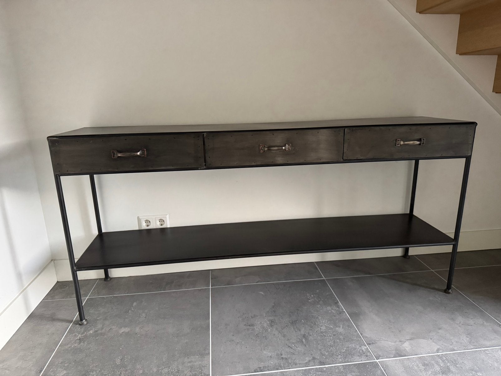 PTMD Sidetabel Simple Metal ZGAN 170x40x80cm, Ophalen, Zo goed als nieuw, Metaal, 150 tot 200 cm
