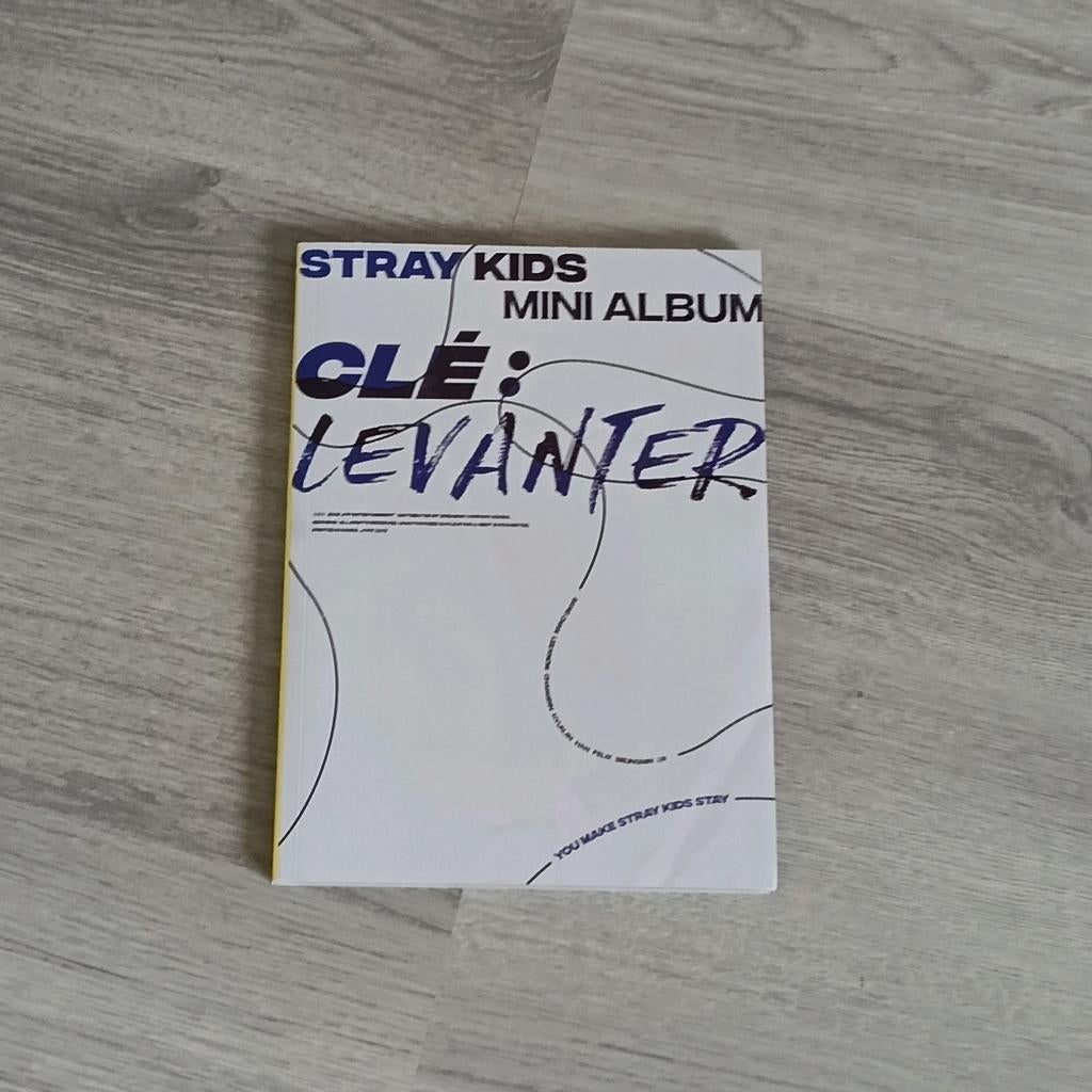Clé:levanter stray kids album, Ophalen of Verzenden, Zo goed als nieuw