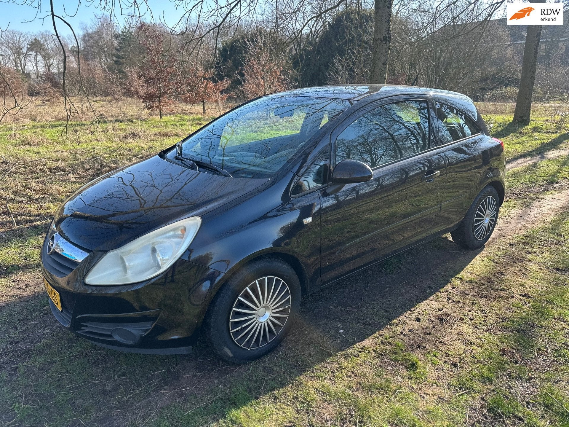 Opel Corsa 1.0-12V Essentia apk 04-03-2027, Auto's, Voorwielaandrijving, 450 kg, 60 pk, Zwart