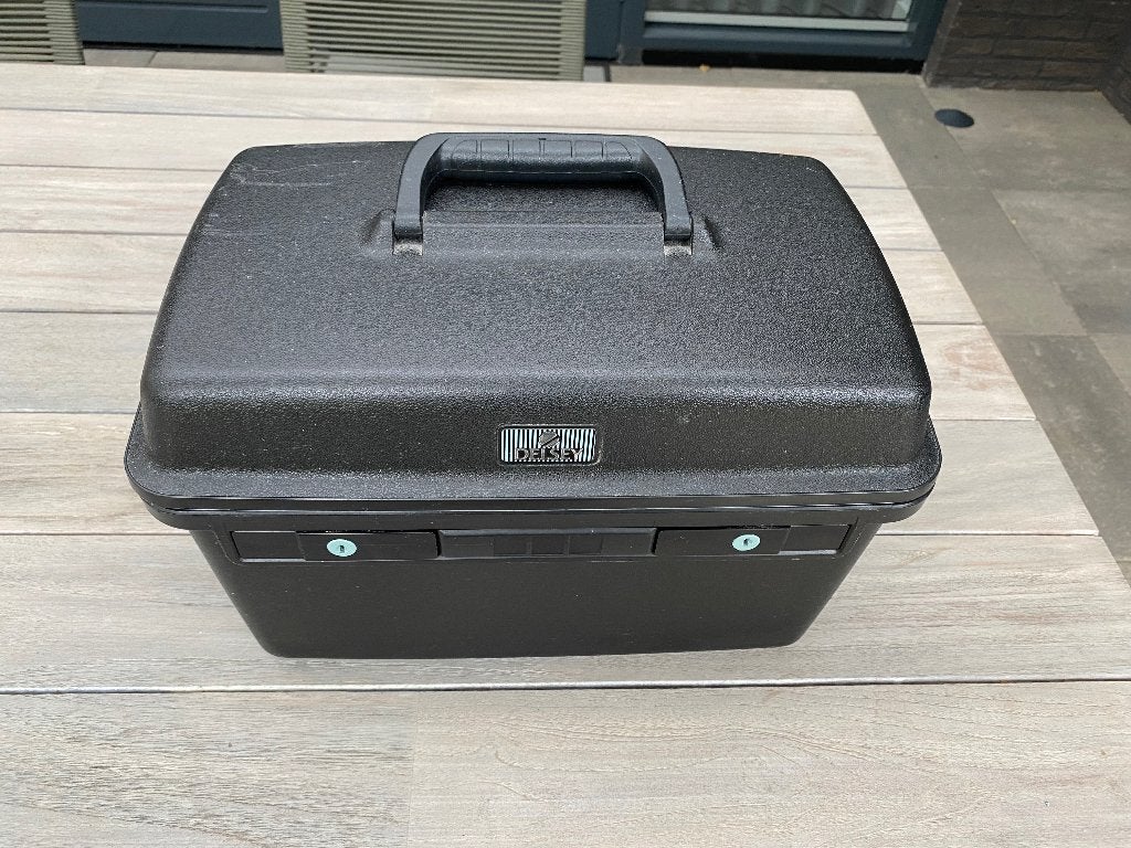 Te koop: Delsey beautycase, Sieraden, Tassen en Uiterlijk, Beautycases, Ophalen, Gebruikt, Zwart, Met slot