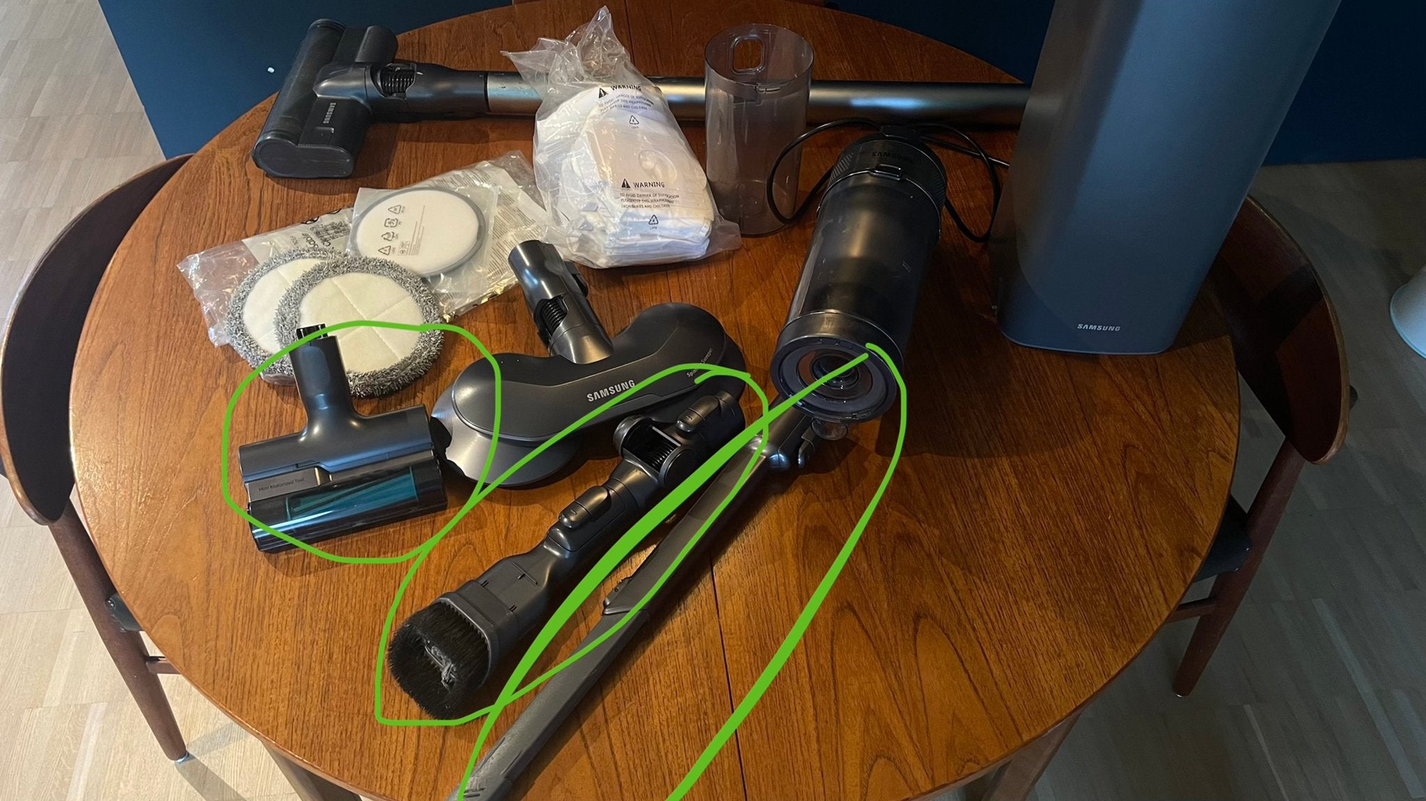 Samsung Jet 75 Pro met diverse opzetstukken, Witgoed en Apparatuur, Stofzuigers, Ophalen, Inclusief accessoires, Gebruikt, Reservoir
