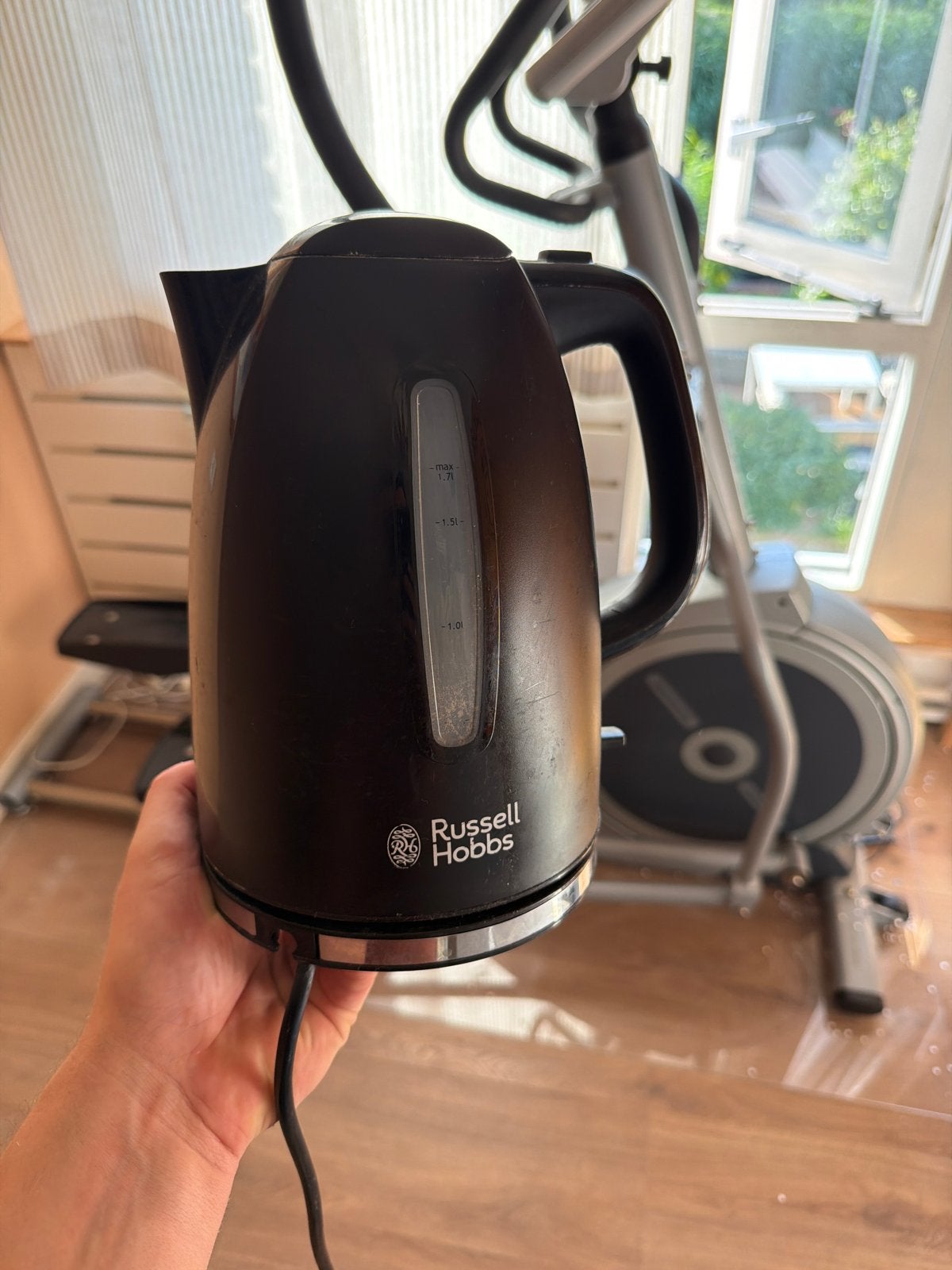 Russell Hobbs Waterkoker Zwart - 1.7L, Witgoed en Apparatuur, Waterkokers, 1 tot 2 liter, Ophalen, Gebruikt, Draadloos