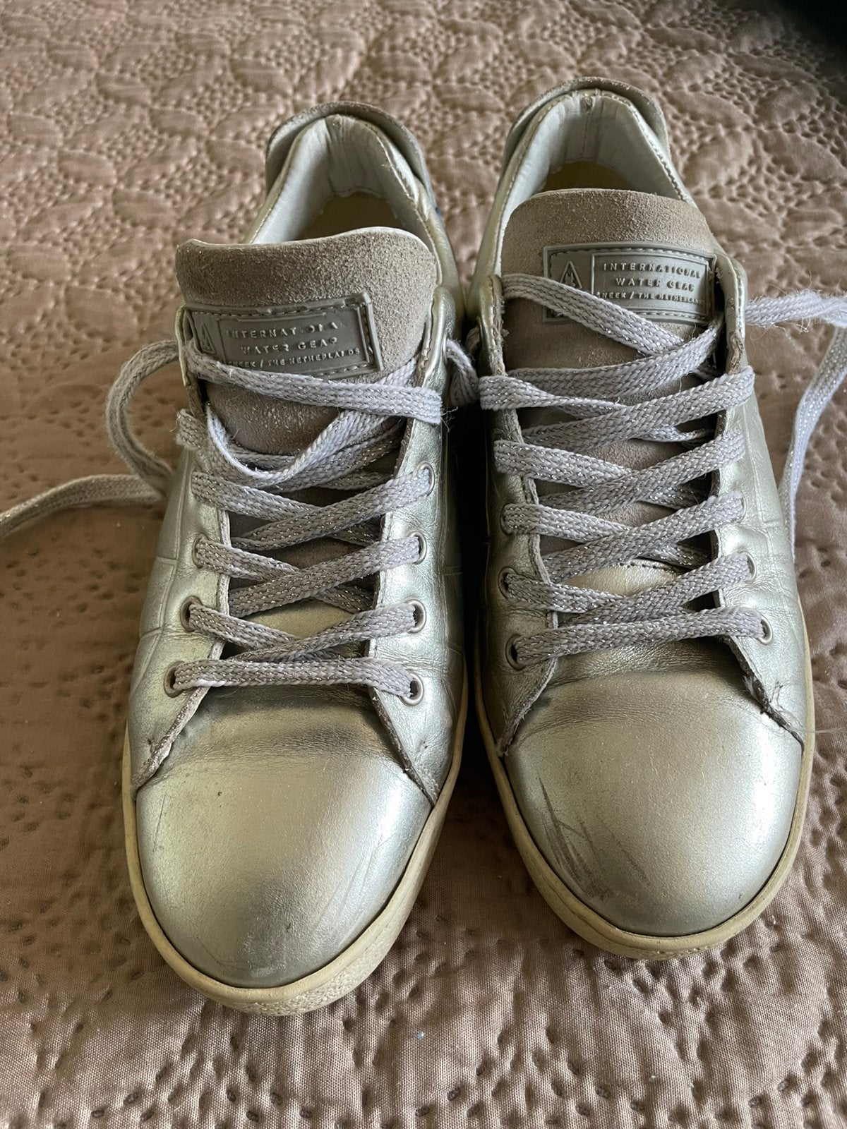 Damessnaeker zilvergrijs, Ophalen of Verzenden, Zo goed als nieuw, Blauw, Sneakers of Gympen