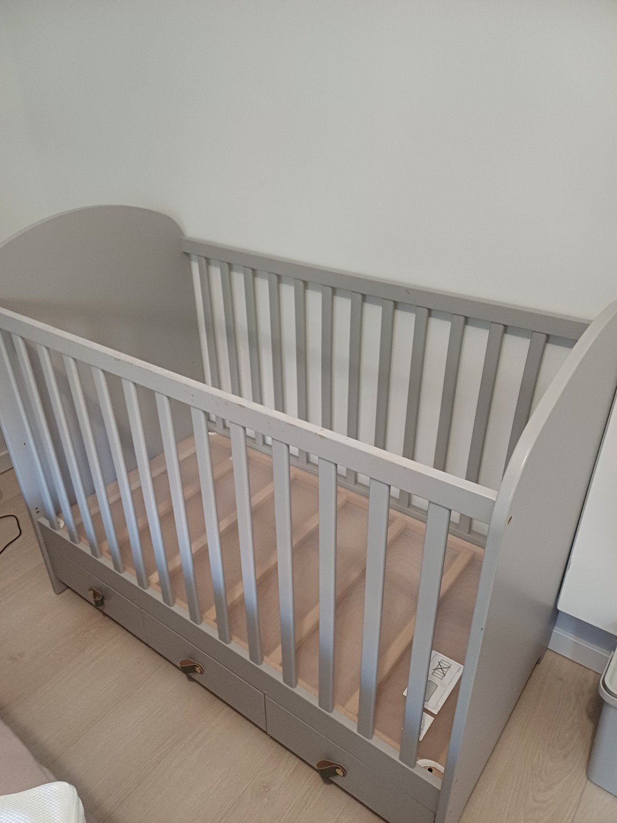Toddler bed Ikea with airflow safe sleep mattress 60x120, Kinderen en Baby's, Babywiegjes en Ledikanten, Ophalen, Ledikant