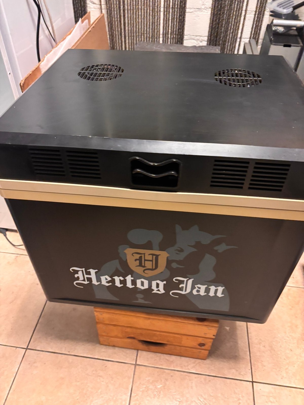 Hertog Jan draagbare krat koeler 230V en 12V, Ophalen of Verzenden, Gebruikt, Elektrisch