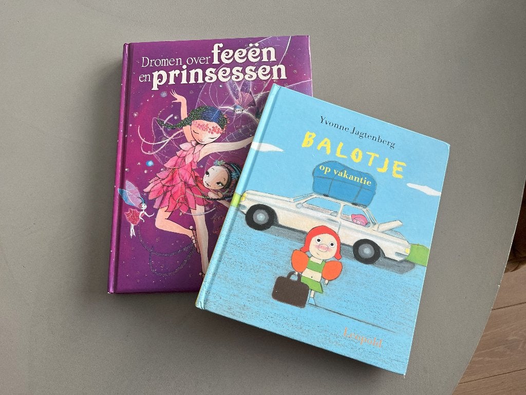 2 kinderboeken Balotje op vakantie/ Feeën en prinsessen, Ophalen of Verzenden, Zo goed als nieuw, Fictie algemeen
