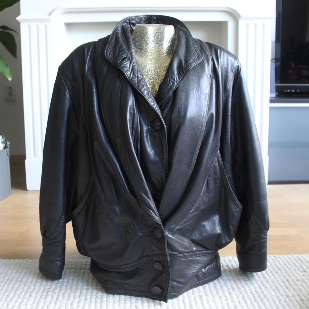 Prachtige Soepele Leren Dija Dames Jas (Maat 44) € 80,-, Dija, Zwart, Maat 42/44 (L), Ophalen of Verzenden